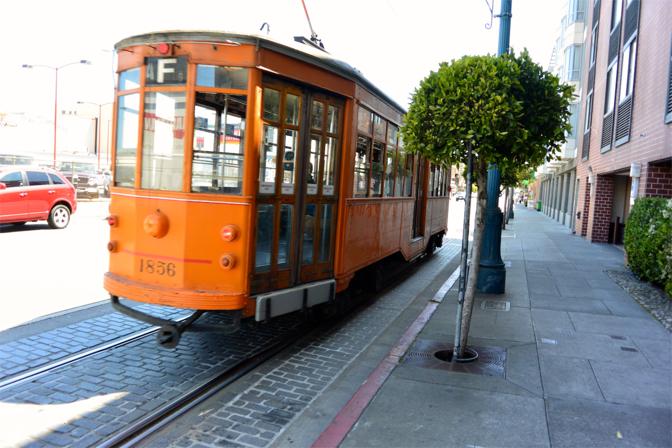 I milanesi rimangono sempre strabiliati nell?osservare nelle rete locale tramviaria di San Francisco qualcosa a loro estremamente familiare